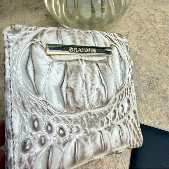 NWT Brahmin Jane Pristine silver wallet - Picture 4 of 4